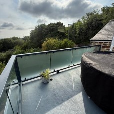 Flat Roof Cavity Wall Glass Balustrade (Sheffield)
