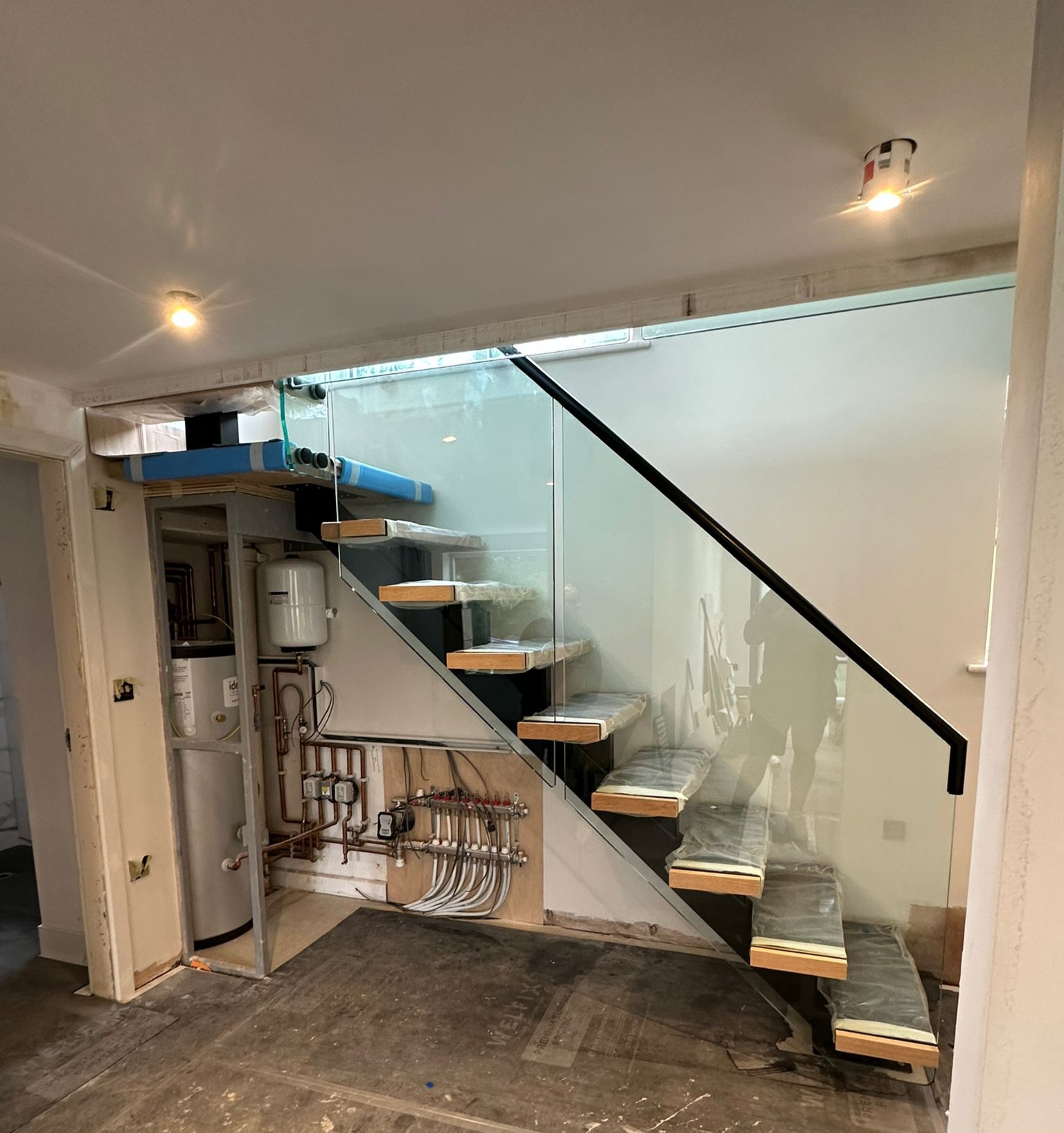 Modern Steel Spine Oak & Glass Staircase