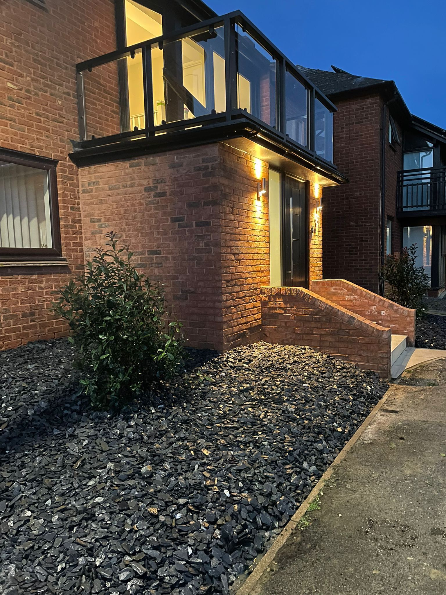 Waterproof Membrane Flat Roof Glass Balustrade