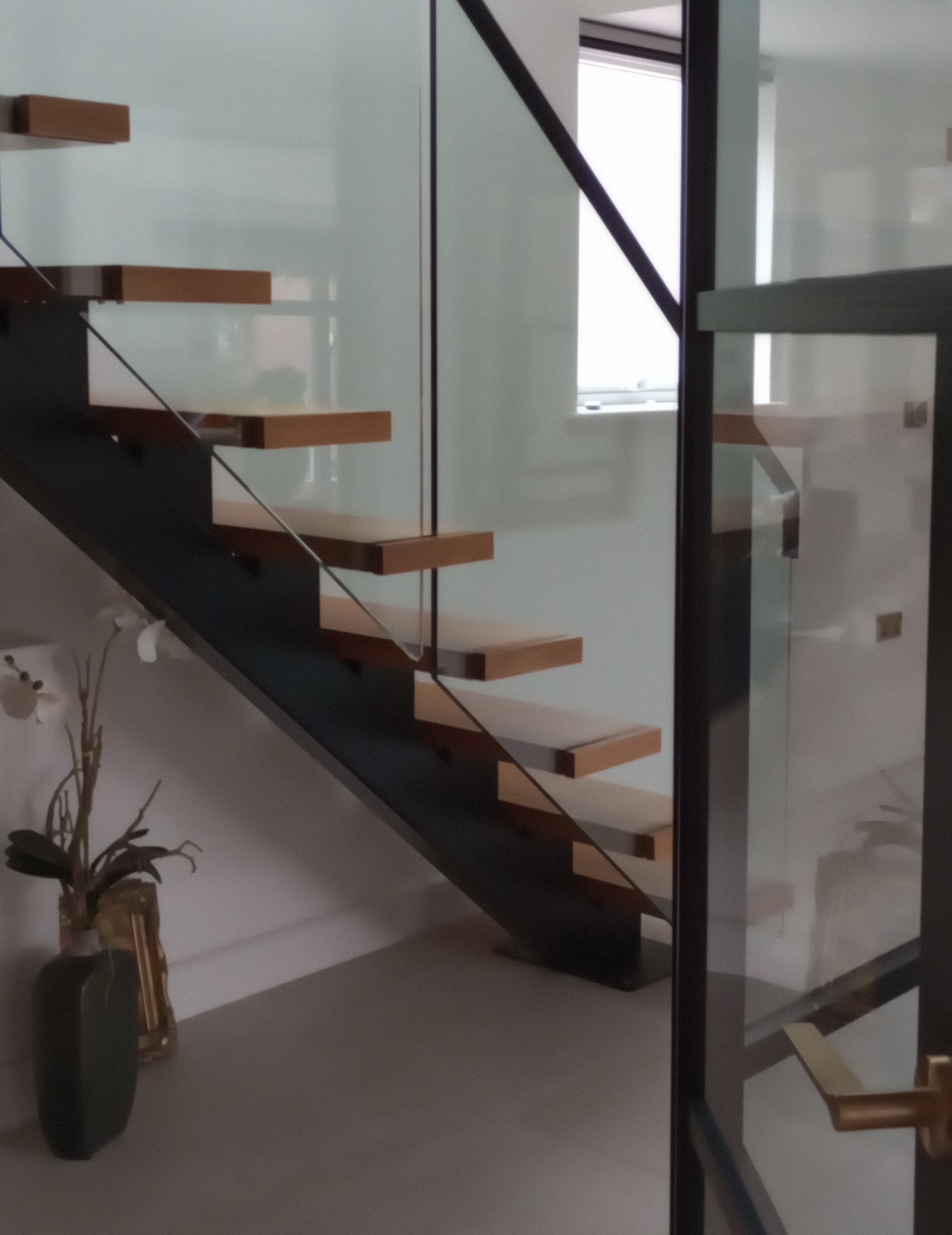Modern Internal Feature Floating Glass Staircase