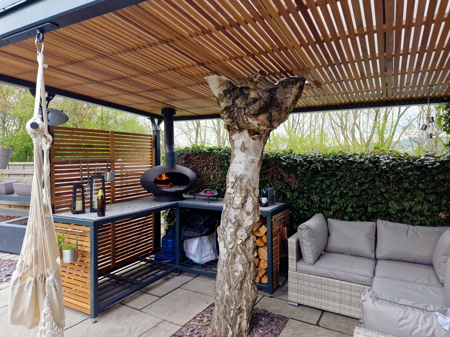 custom-pergola-fire-pit
